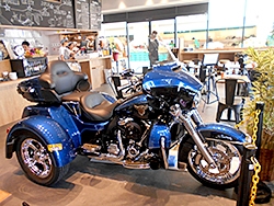 バイクをメーンにしたブランチ横浜南部市場店
